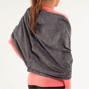 EUC Lululemon Vinyasa Scarf *Rulu
Heathered Black